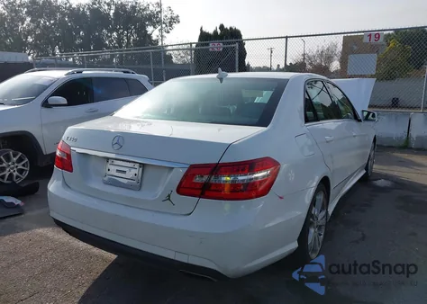 2013 Mercedes-Benz E 350 z USA, uszkodzony, nr VIN WDDHF5KB8DA717586